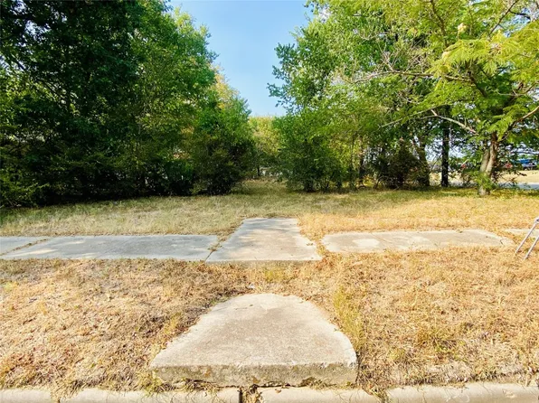 313 Belcher St, Gainesville, TX 76240