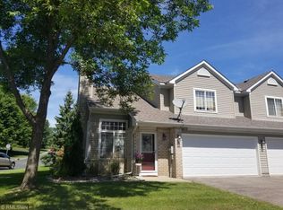 422 Rice Ct, Chanhassen, MN 55317
