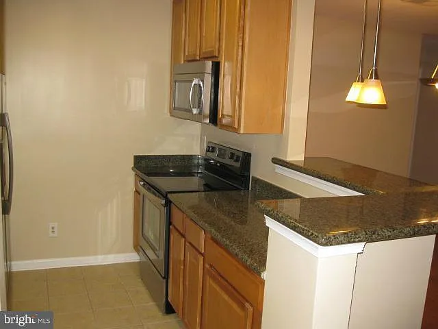2 bed, 986 sqft, $2,500 — Photo 2