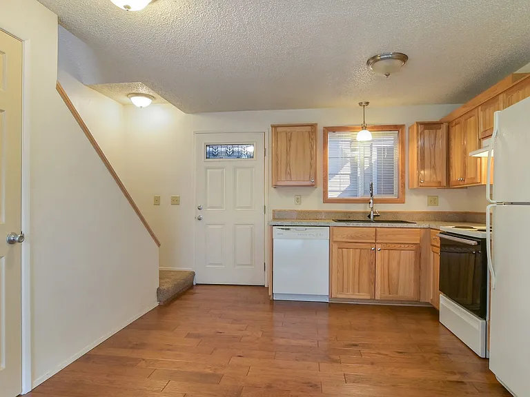 1437 High St — Photo 27
