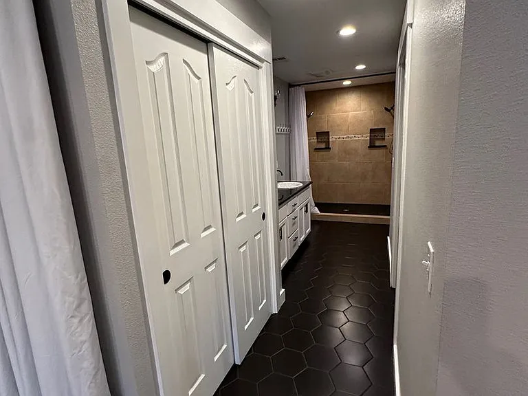 1670 Westwind Cir — Photo 38