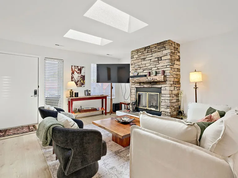 790 Walnut St #D — Photo 11