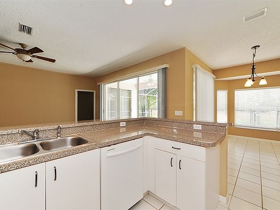 3rd image of 4086 Westbourne Cir