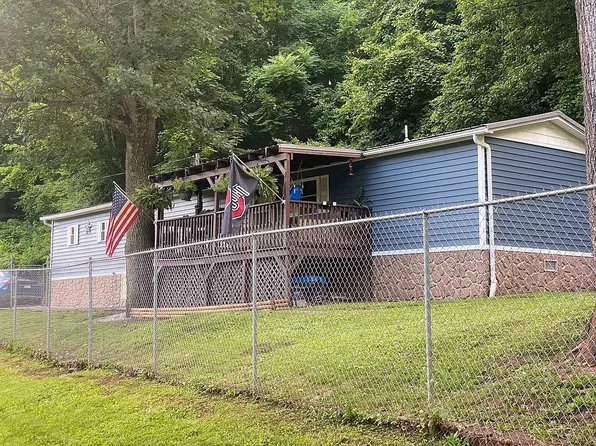 1109 Hills Bridge Rd, Marietta, OH 45750