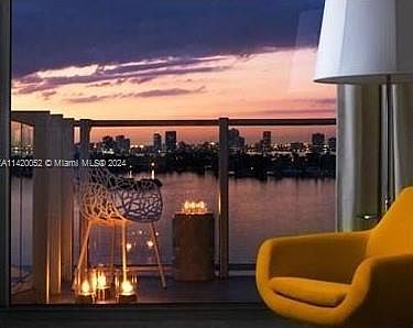 1st image of 1100 West Ave #1424