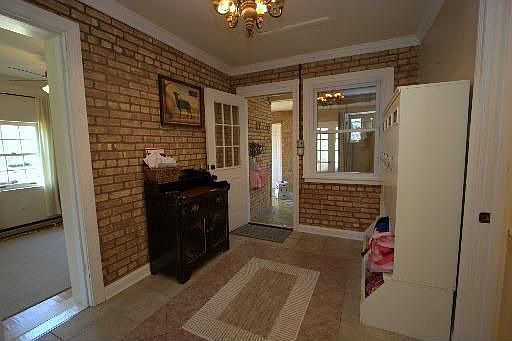 3rd image of 236 Carriage Hill Cir