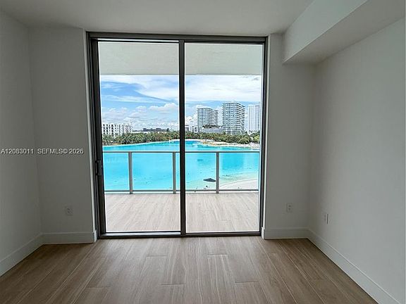 4th image of 2411 Laguna Cir #307