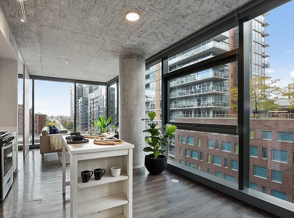 1st image of 711 S Clark St #1408
