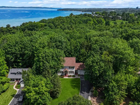 3001 Wild Juniper Trl, Traverse City, MI 49686