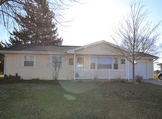 1102 N Church St, Roanoke, IL