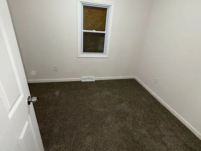 11 Westwood Dr — Photo 5