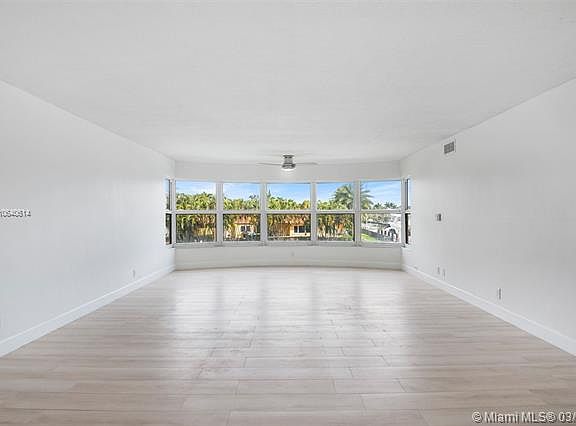 3rd image of 3031 NE 51st St APT 205W