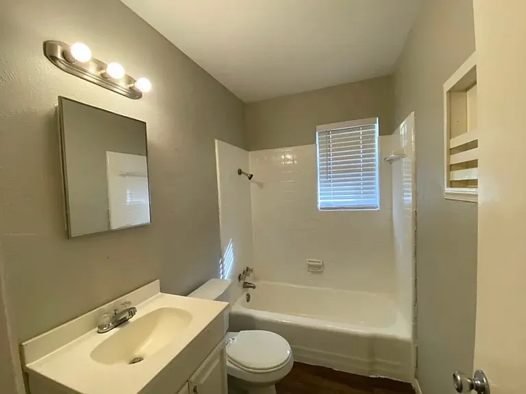 2513 Normont Cir — Photo 7