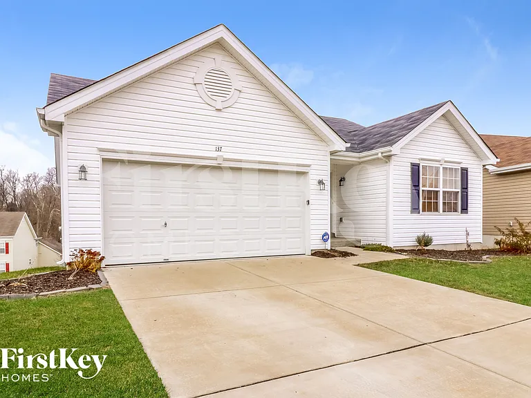 137 Boardwalk Gardens Dr — Photo 2