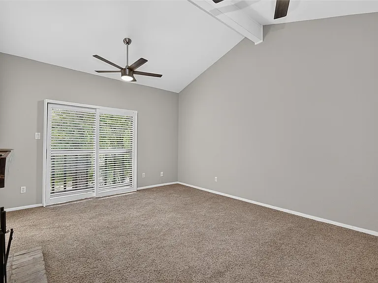 11711 Memorial Dr #11 — Photo 24