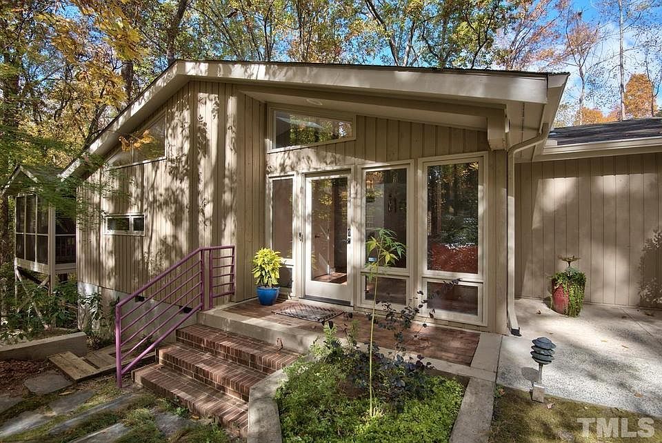 1st image of 414 Whitehead Cir