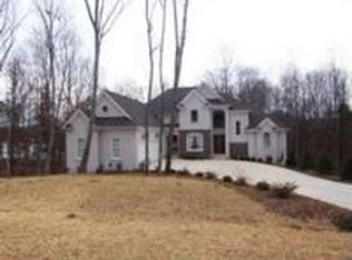 292 Catawba Crest Ln, Lake Wylie, SC 29710