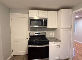 17-19 Hornet Rd, North Kingstown, RI 02852