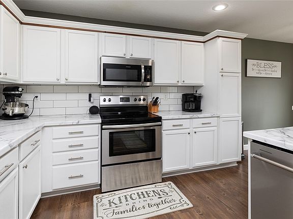 3rd image of 209 N 17th St