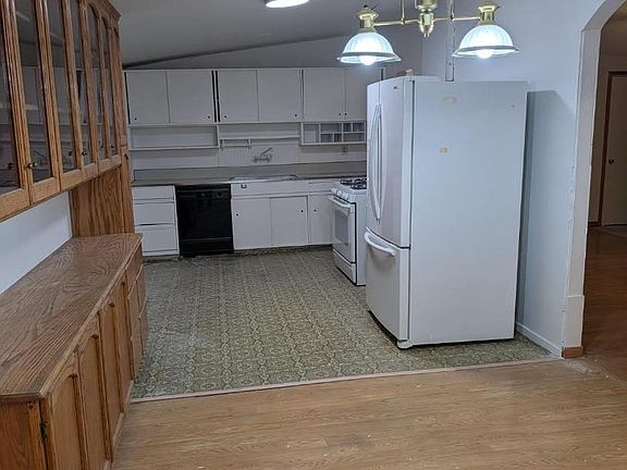 4th image of 290 N Rengstorff Ave