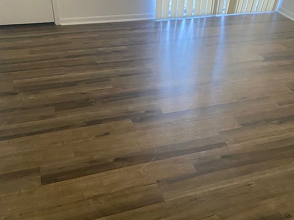 5th image of 613 Jackson Ave #1