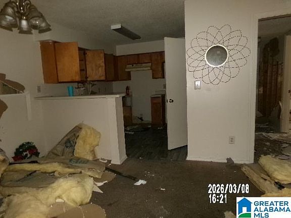 5th image of 121 16th Ave NE