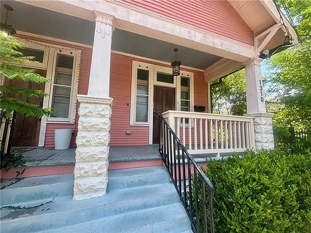 Building Photo - 1310 Bartholomew St #1310