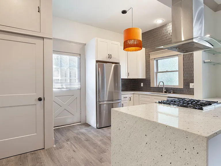 720 Penn Ave NE #6 — Photo 6