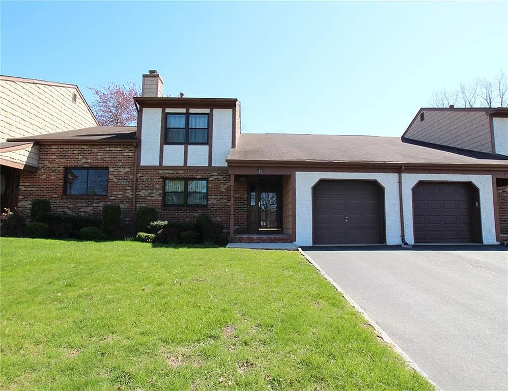 16 Wellington Ct photo 1
