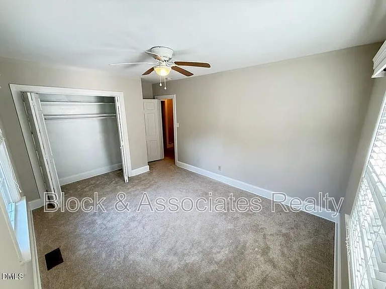 2667 Davis St — Photo 32
