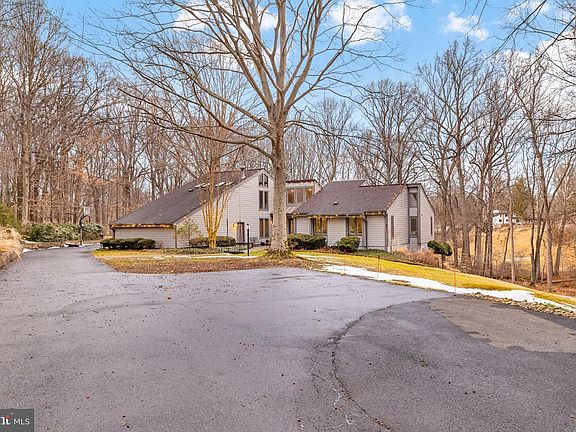 4th image of 5500 Beech Ridge Dr