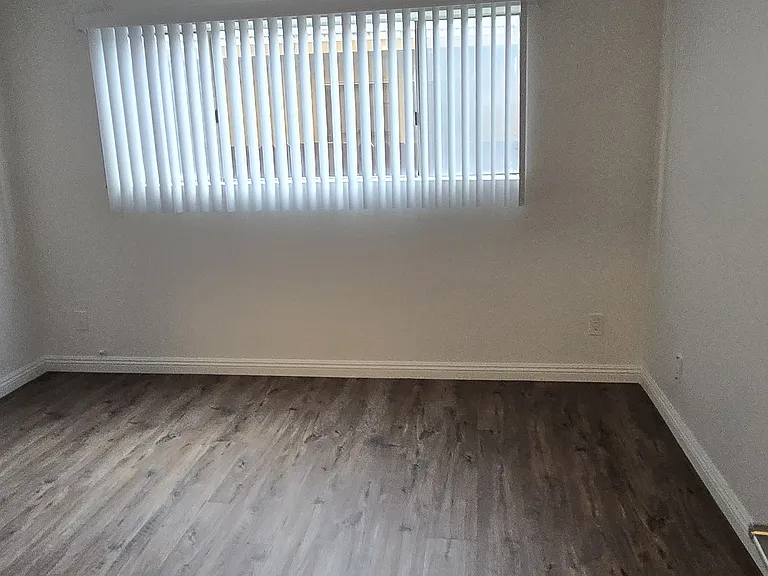 2440 Corinth Ave #101 — Photo 9