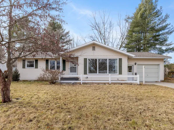 704 Cherry Ave, Big Rapids, MI 49307