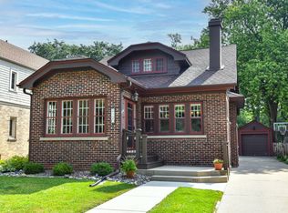 2120 N 81st St, Wauwatosa, WI 53213