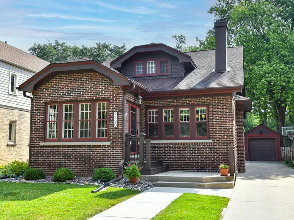 2120 North 81st STREET, Wauwatosa, WI 53213
