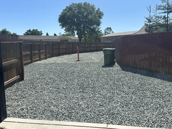 10526 Sisters Ct, Elk Grove, CA 95624