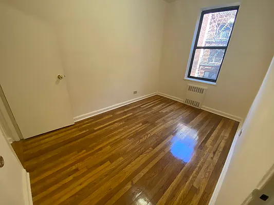 Rented by Quest Realty Sunnyside Corp | media 10