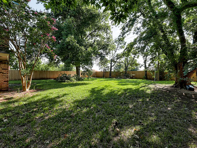 2287 Houston Ave — Photo 36