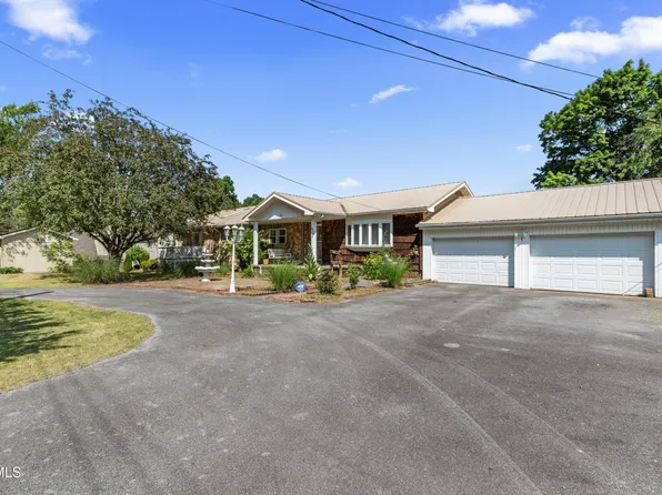 412 Baywood Dr, Piney Flats, TN 37686