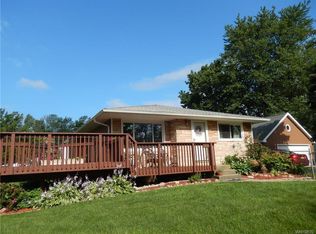5696 Minerva Dr, Lake View, NY 14085