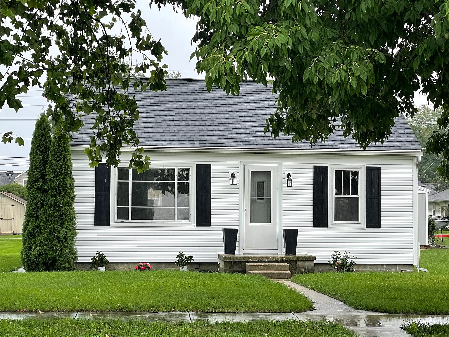 719 Armstrong St — Photo 1