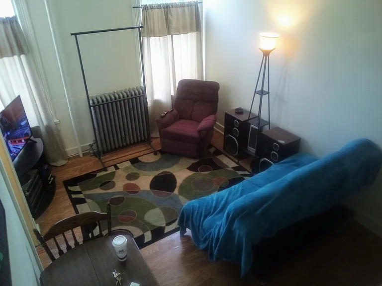122 N Dexter St #102 — Photo 2