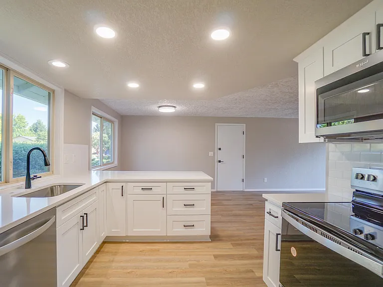 6206 NW Cherry St — Photo 4