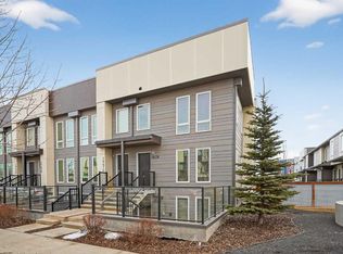 19478 W 37th St SE, Calgary, AB T3M 2W9