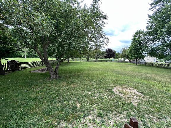 3rd image of 4512 W Shellee Dr