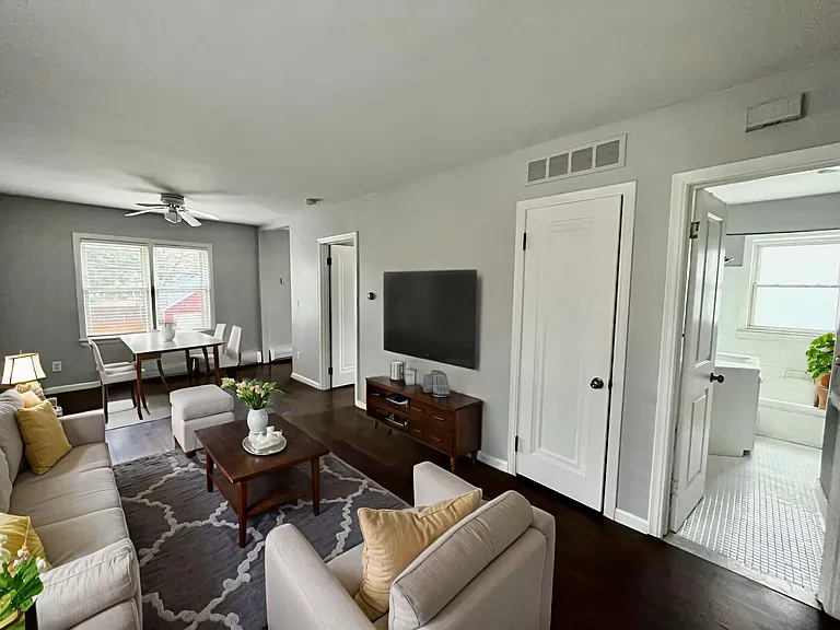 62 Madison Ct #4 — Photo 3