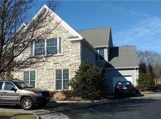14 Turnberry Ct, Dix Hills, NY 11746