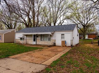 9721 Dennis Dr, Saint Louis, MO 63136