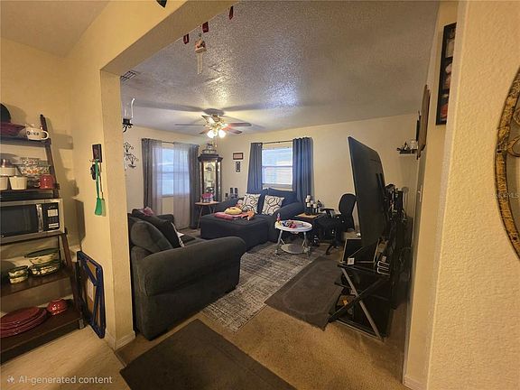 4th image of 551 Ruffel St