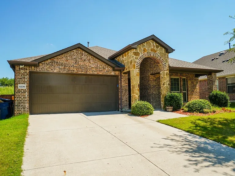 5236 Bear Valley Dr — Photo 1